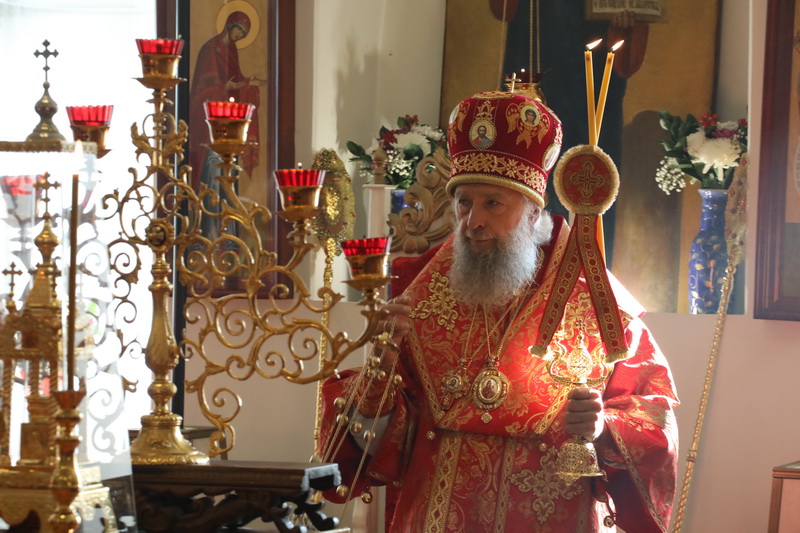 митрополит Саранский и Мордовский Зиновий возглавил Божественную литургию в храме 
